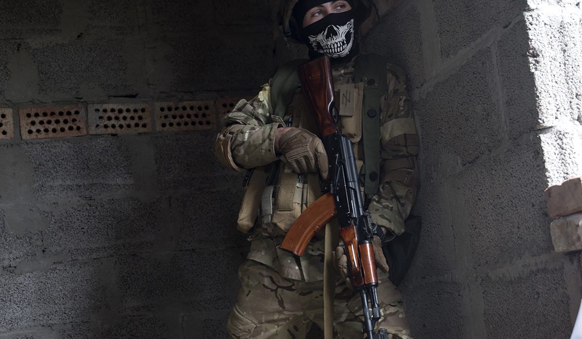 Un soldat ucraïnès durant una batalla | © Whitney Hughes - Wikimedia Commons