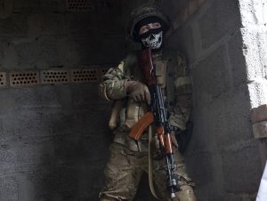 Un soldat ucraïnès durant una batalla | © Whitney Hughes - Wikimedia Commons