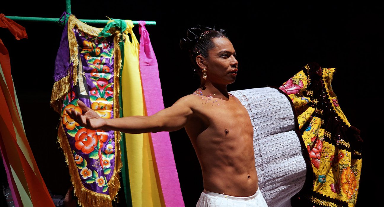 Lukas Avendaño, Muxe Contemporary Performance Art de Tehuantepec, México | © Wikimedia Commons