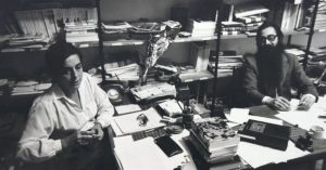 Roser Bofill i Josep Urdeix, a la redacció de Foc Nou