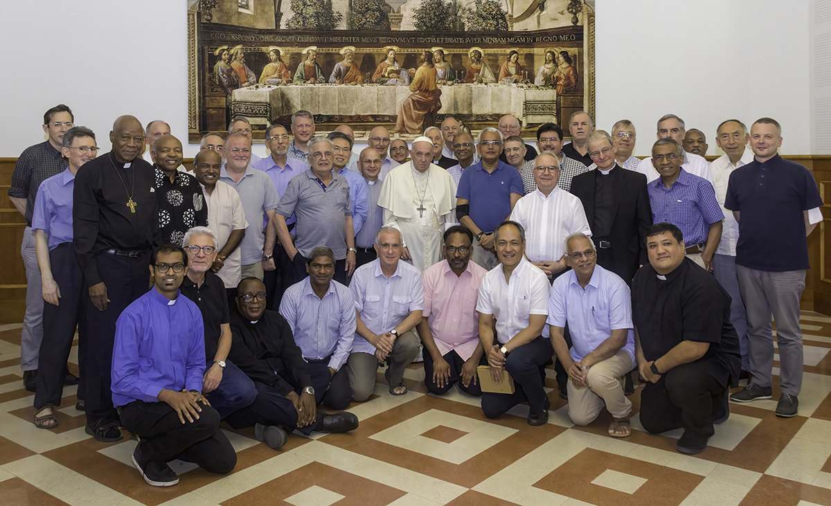 El papa Francesc amb la comunitat de la cúria jesuïta