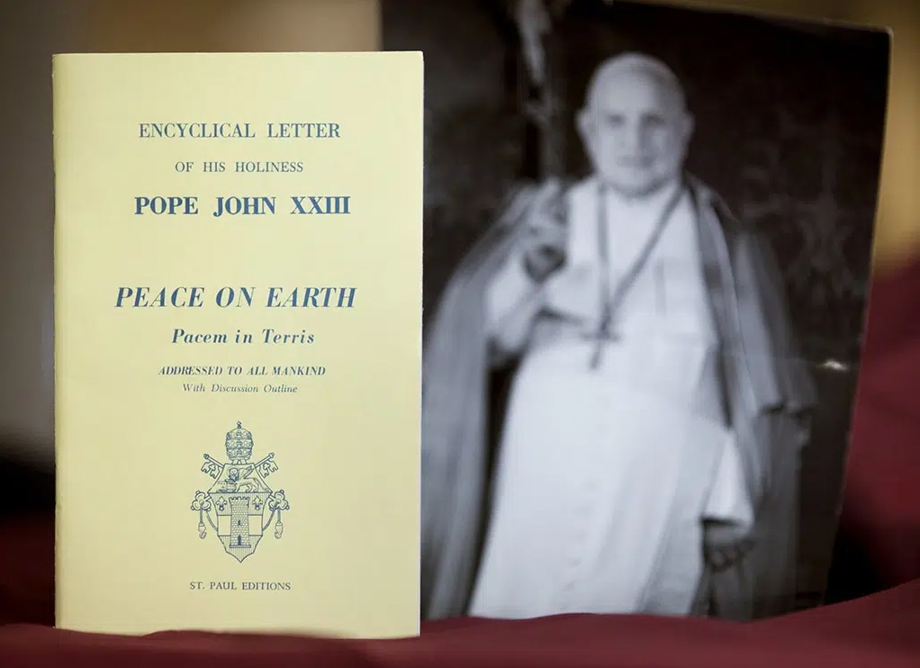 L'encíclica "Pau a la Terra" ("Pacem in Terris") del papa Joan XXIII - Foto: CNS / Nancy Phelan Wiechec