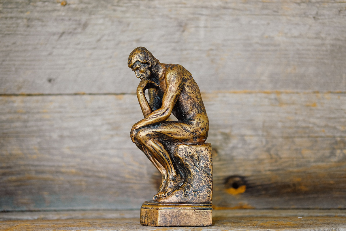 Petita escultura del Pensador, d'Auguste Rodin | © Kenny Eliason. Unsplash