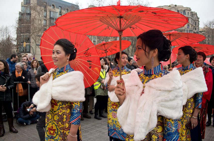  De la cerimònia del te a la dansa del drac: així celebra Catalunya l’Any nou xinès