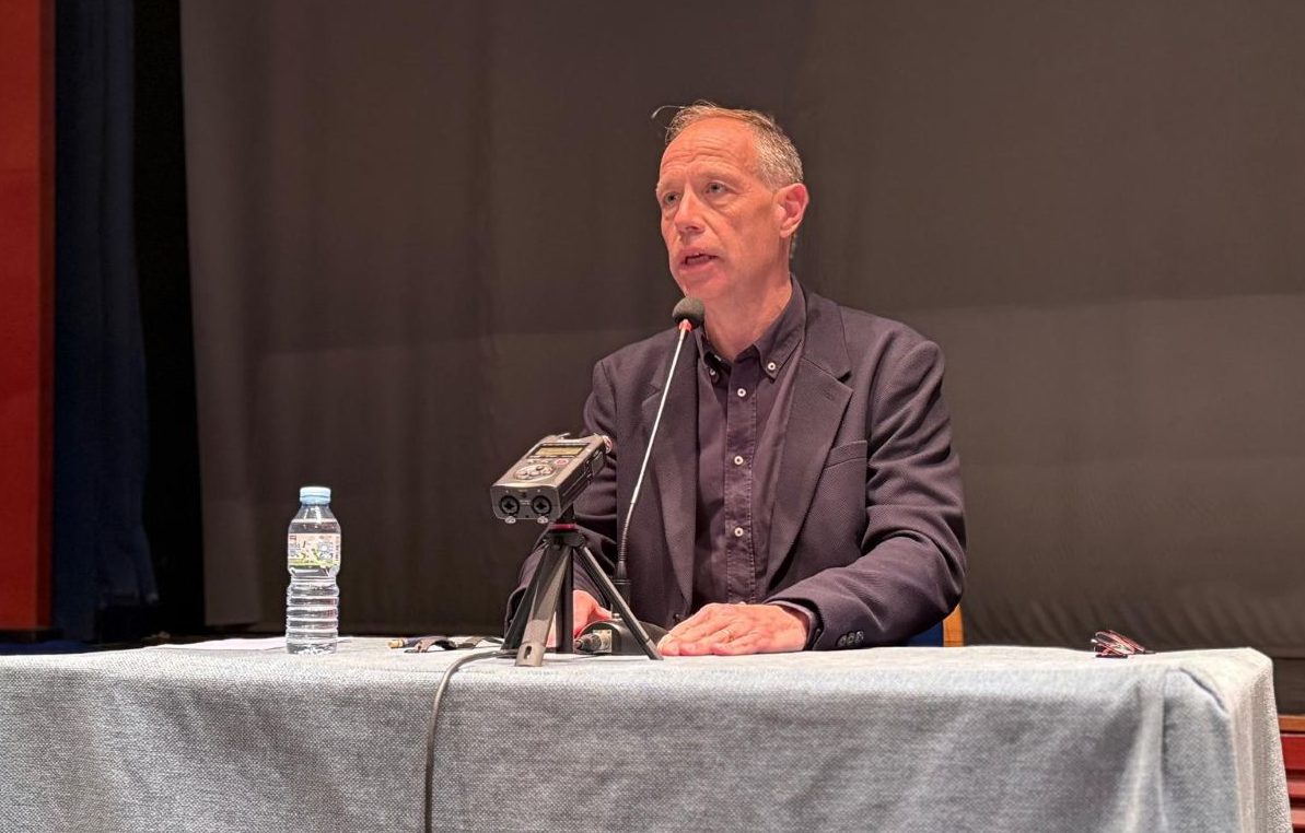 Francesc Torralba en plena conferència al Centre Catòlic de Blanes