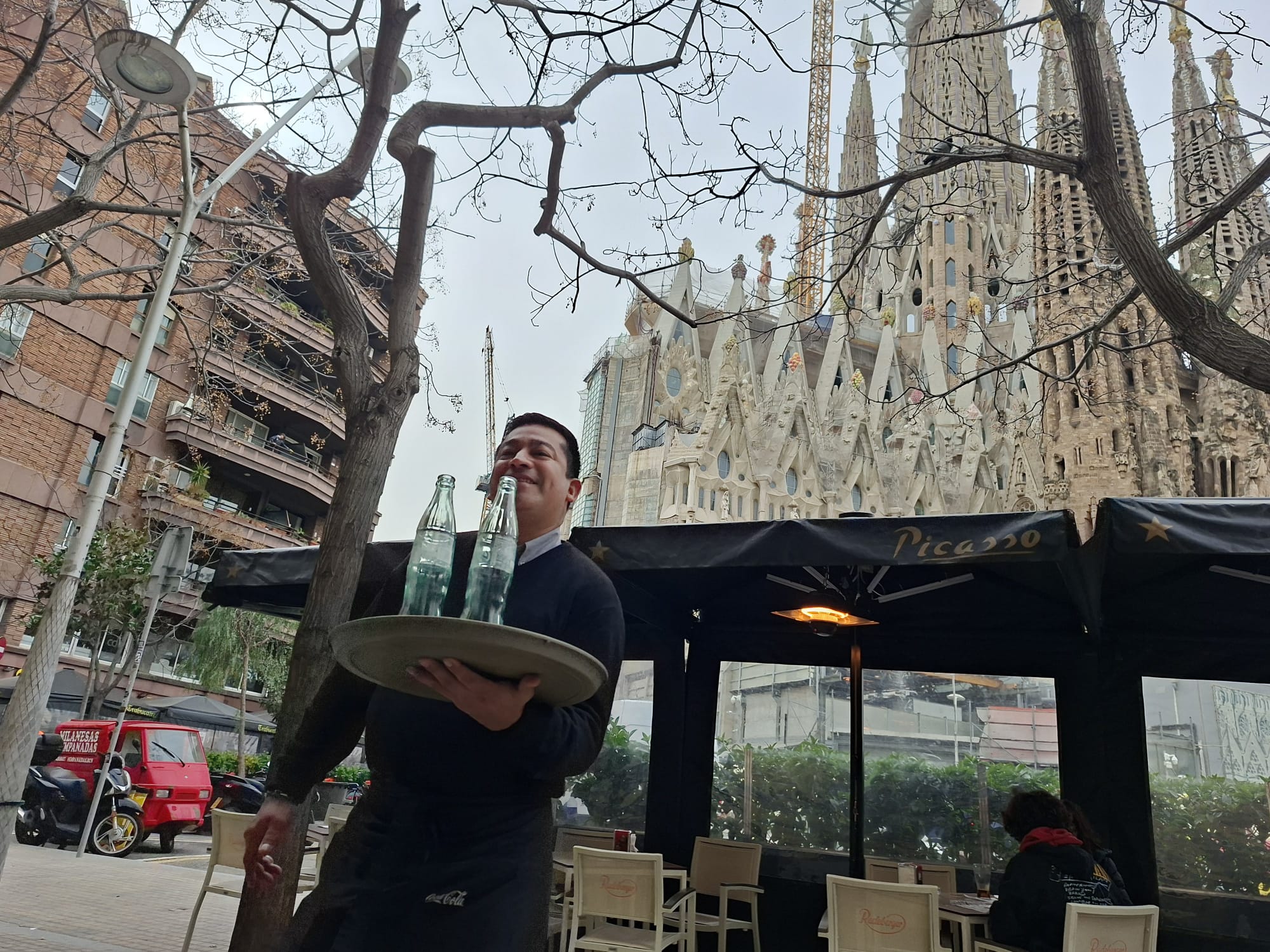 Els empleats d'aquest negoci esperen rebre indicacions aviat sobre la logística de la visita papal | © Agència Flama