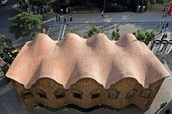 Una escola amb ànima el petit edifici de Gaudí a la Sagrada Família | © Artsandculture