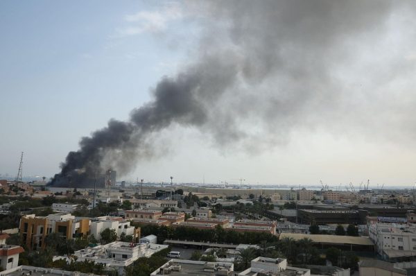 Imatge d’arxiu de fum després d’un atac amb míssils iranians a Manama, Bahrain | © Getty Images