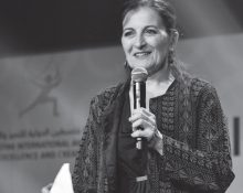 Lola Bañón durant el discurs d'agraïment després de rebre el guardó - Foto: Teresa Carreras