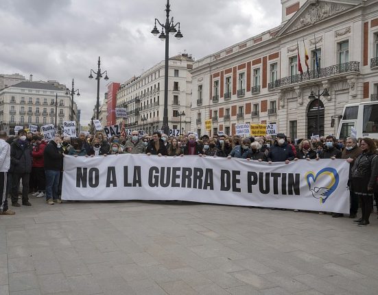 Manifestació a Madrid contra la guerra a Ucraïna - Nemo - Wikimedia Commons