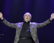 Joan Manuel Serrat en el seu darrer concert al Palau Sant Jordi - Foto: Adrian Quiroga