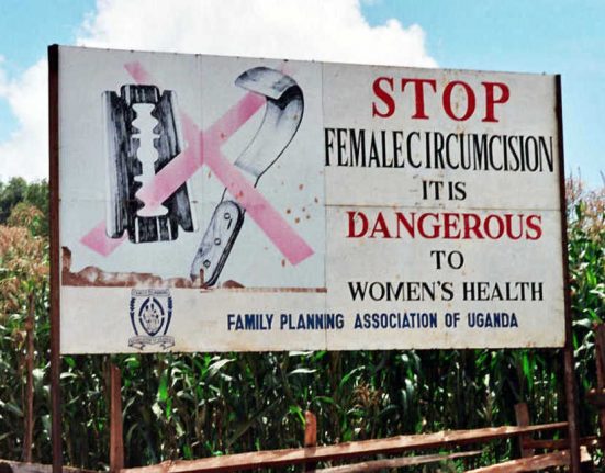 Campanya a Uganda contra la mutilació sexual femenina | © Amnon Shavit - Wikimedia Commons