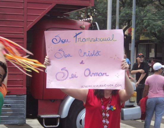 Manifestació del col·lectiu LGTBI al Brasil - Eurritimia from Rio de Janeiro - Wikimedia Commons