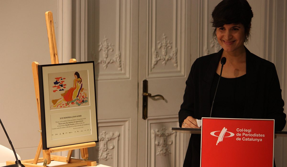 Clàudia Frontino durant el discurs d'agraïment pel premi Memorial Joan Gomis – MJG