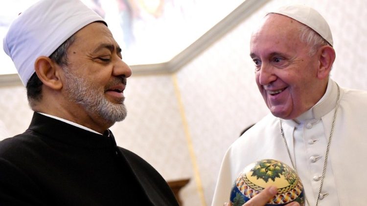 Trobada al Vaticà entre Al-Tayeb i el papa Francesc | © Vatican News