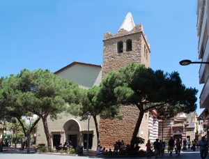 Façana principal de l'església de Sant Romà - Ajuntament de Lloret de Mar