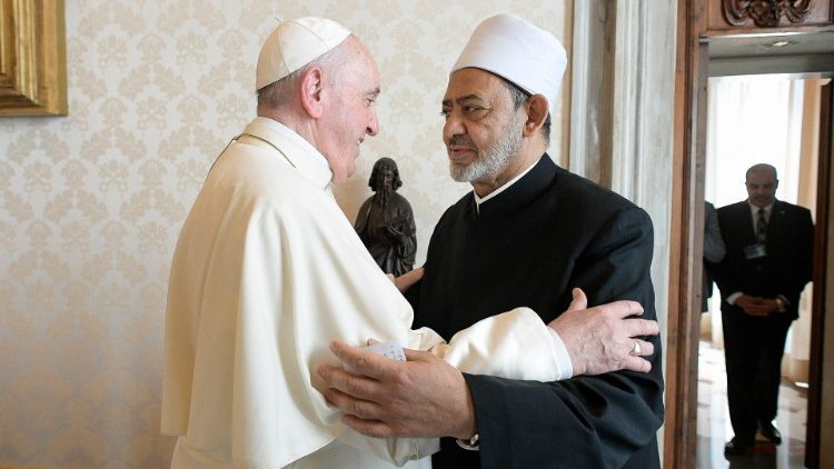 El papa Francesc amb el gran imam Al-Tayeb al Vaticà | © Vatican Media