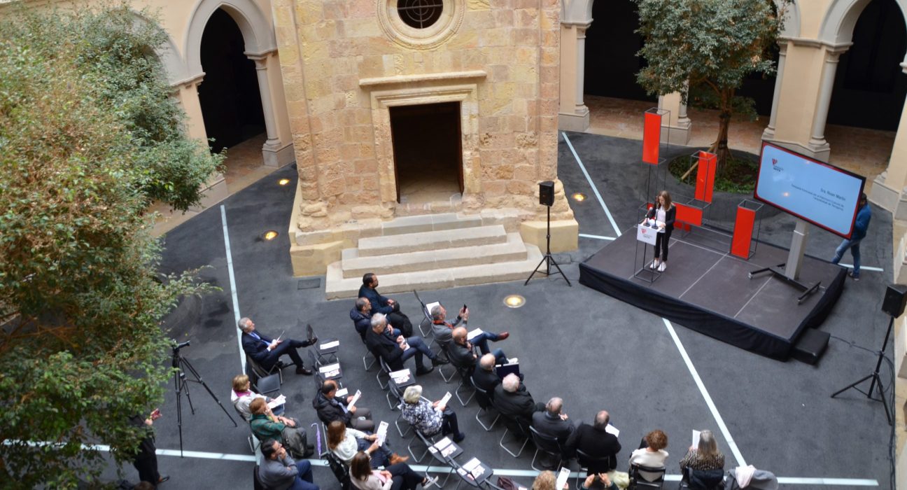 Presentació del programa cultural de Catalonia Sacra al claustre del Centre Tarraconense