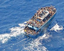 El pesquer 'Adriana', poc abans de naufragar
