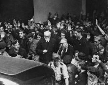 Unamuno, a la sortida del paranimf de la Universitat de Salamanca