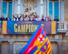 Les jugadores del Barça femení celebrant la Champions de futbol