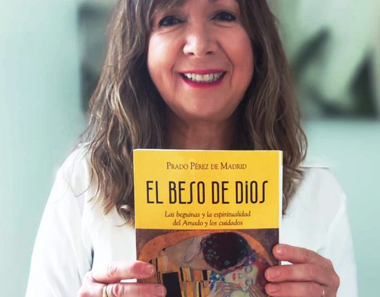 Prado Pérez de Madrid, cantant i autora del llibre El beso de Dios | © La tribuna de Ciudad Real