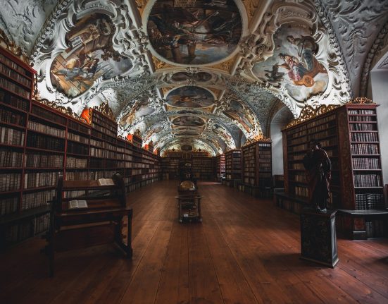 Imatge d'una biblioteca