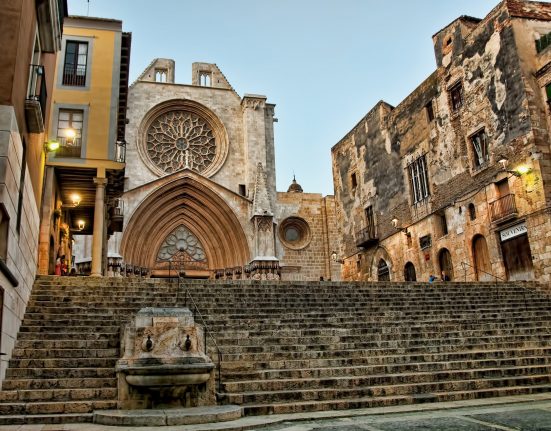 Arribada a la Catedral de santa Tecla, a Tarragona