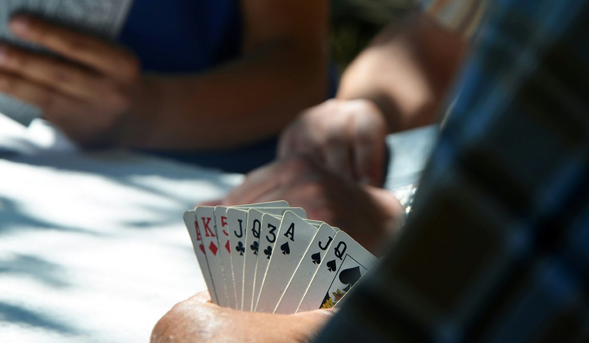 Jugant a cartes