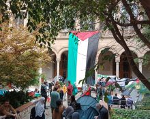 El claustre de la UB durant la protesta
