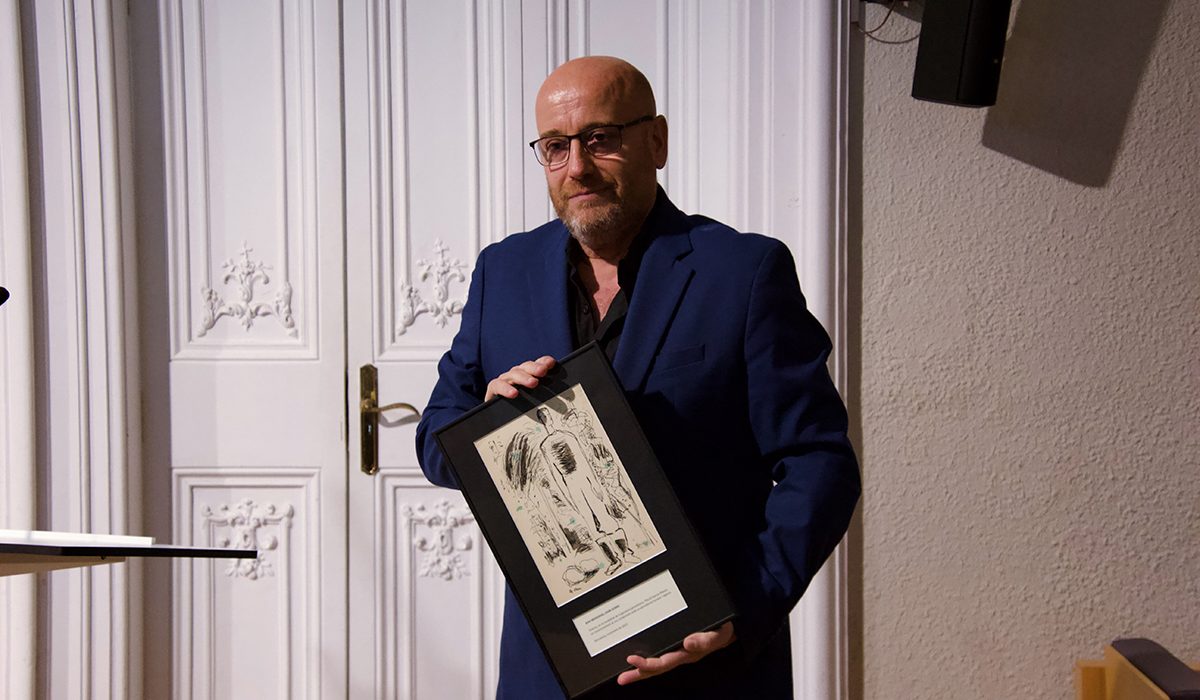 Plàcid Garcia-Planas recull el premi Memorial Joan Gomis en el Col·legi de Periodistes de Catalunya