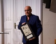 Plàcid Garcia-Planas recull el premi Memorial Joan Gomis en el Col·legi de Periodistes de Catalunya