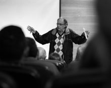 Esteban Velázquez donant una conferència
