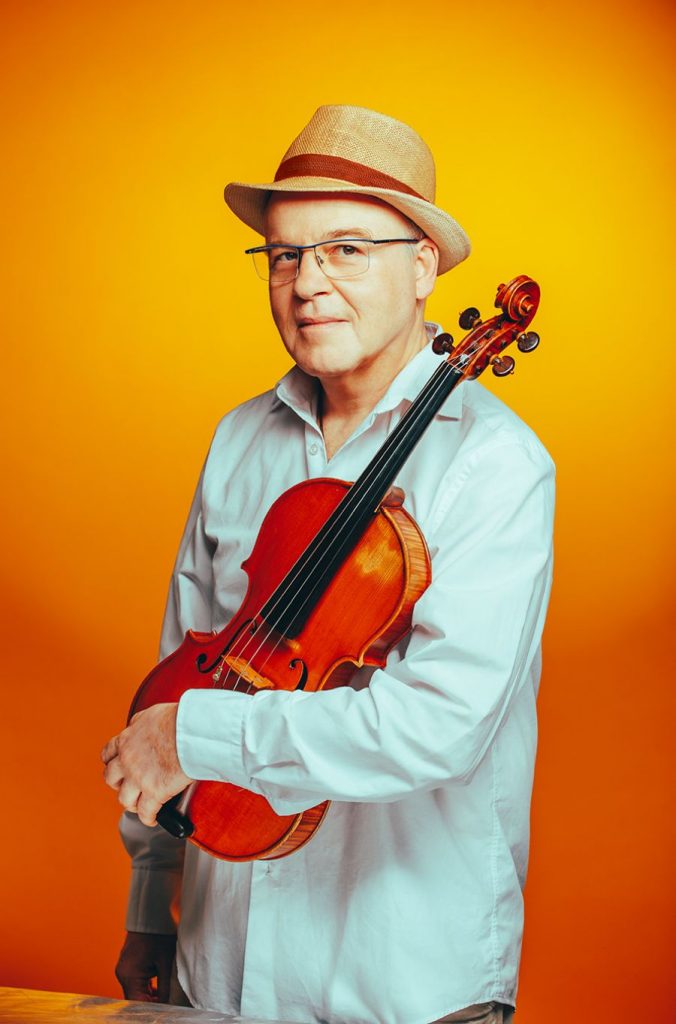 Jordi Cos, viola i president de la Orquestra Simfònica del Vallès | © Jove Orquestra Graeme Clark - Sergi Panizo