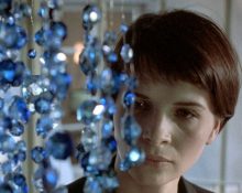 Fotograma de la pel·lícula “Tres colors: blau” de Krzysztof Kieslowski