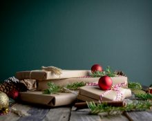 Llibres embolicats com a regals de Nadal