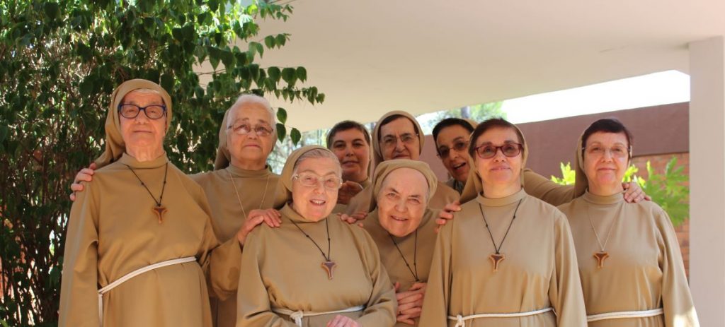 Les germanes clarisses de la Fraternitat Santa Clara de Vilobí d'Onyar