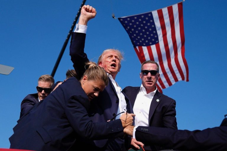 Donald Trump, el passat mes de juliol després de patir un atac | © @DonaldTNews