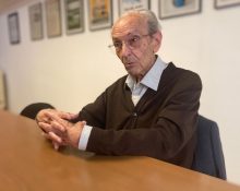 Pere Lluís Font a la redacció de Foc Nou