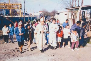 Bergoglio visita, com a bisbe, a la Villa 21 de Buenos Aires