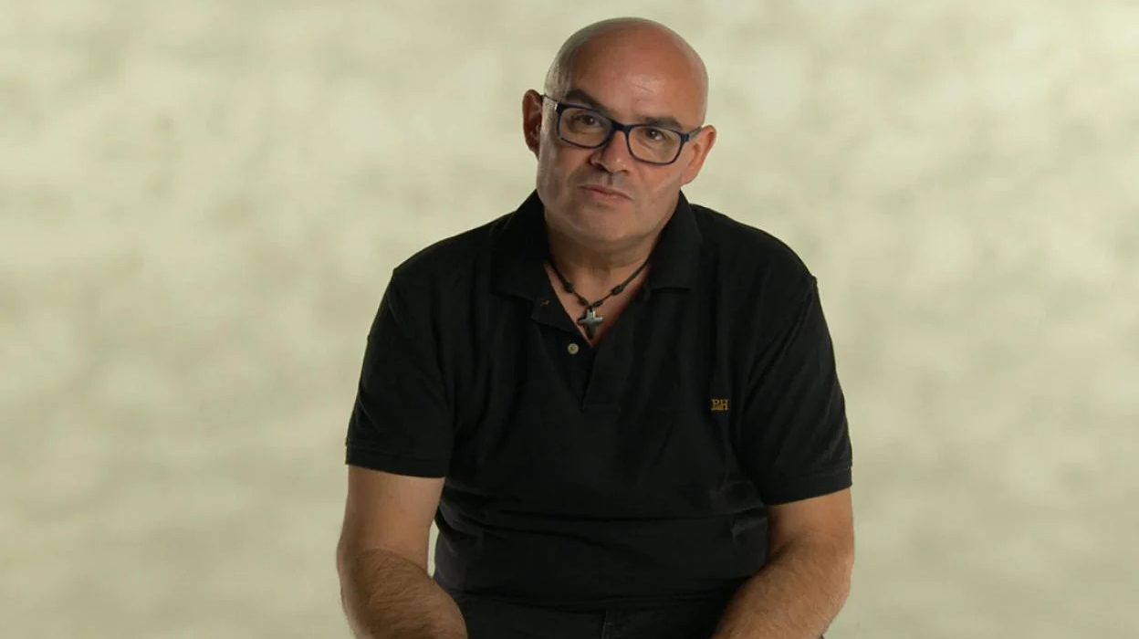 Vicente Esplugues, sacerdot i autor del llibre «Cocinando la Palabra»