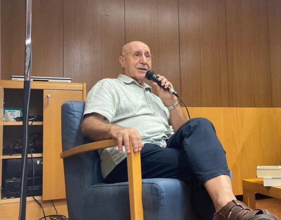 Paulo Gabriel al col·loqui sobre la seva experiència al Brasil, organitzat per Justícia i Pau i la comissió de l’Agenda Llatinoamericana, a Malgrat de Mar