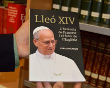 Coberta del llibre «Lleó XIV. L’herència de Francesc i el futur de l’Església»