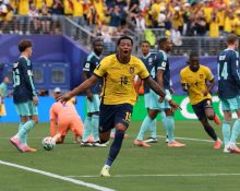 Gonzalo Plata celebra el gol contra Alemanya que classifica a l’Equador pels setzens de final del Mundial | © FIFA