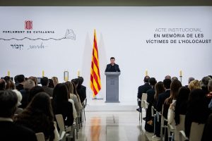 Ofer Laszewicki Rubin durant el seu discurs al Parlament de Catalunya