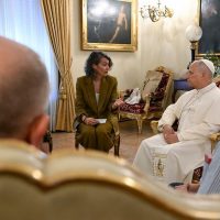 Trobada del papa Lleó XIV amb víctimes d'abusos a la seu de la nunciatura a Madrid | © Vatican Media