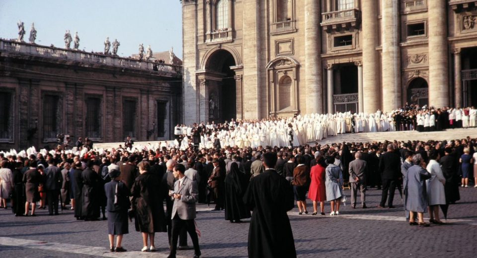 Basílica de Sant Pere Vaticà, durant l'obertura del Concili Vaticà II | © Peter Geymayer