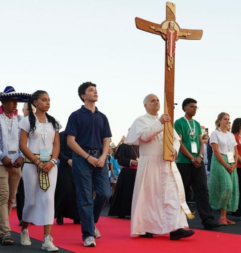 El papa Lleó amb joves durant el Jubileu de l'esperança | © Vatican Media