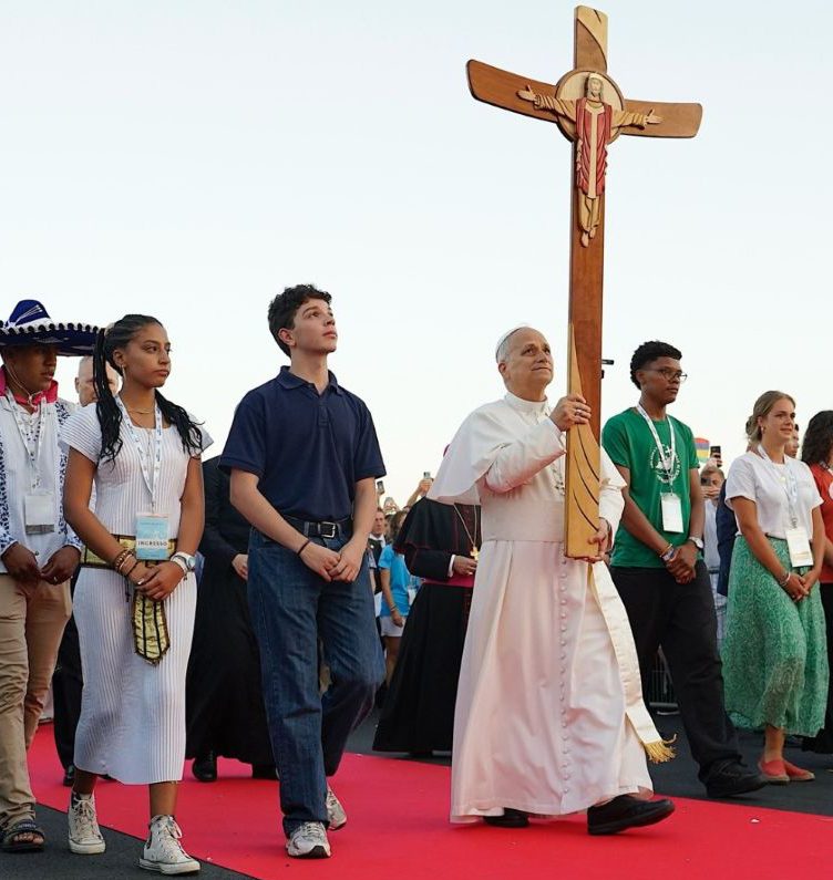El papa Lleó amb joves durant el Jubileu de l'esperança | © Vatican Media