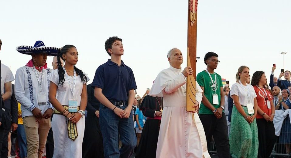 El papa Lleó amb joves durant el Jubileu de l'esperança | © Vatican Media
